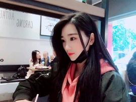 杀娃妮卡主播照片