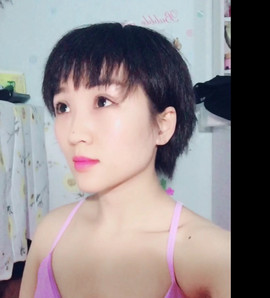 二二4月回归主播照片