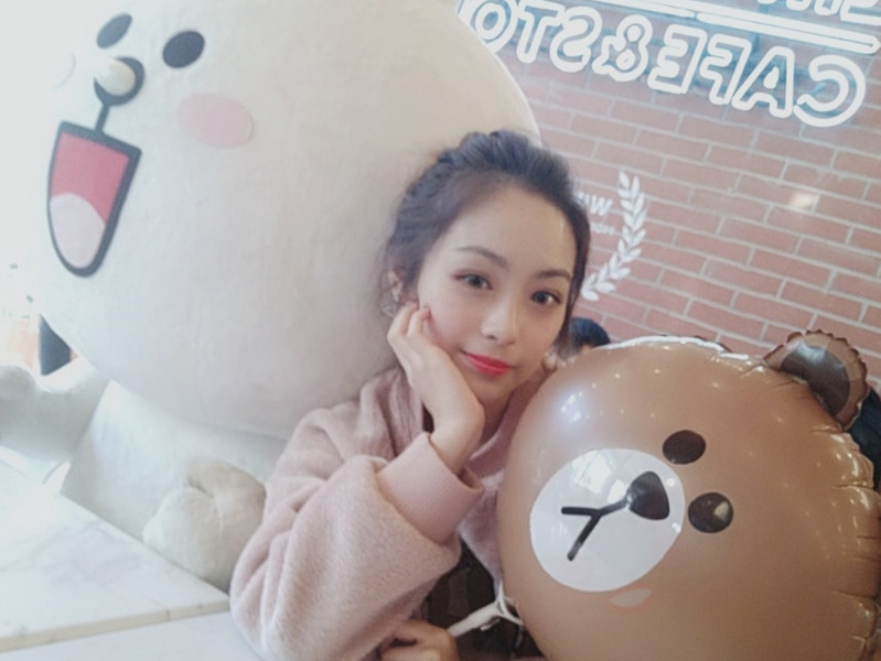 小虎牙丶小美的主播海报