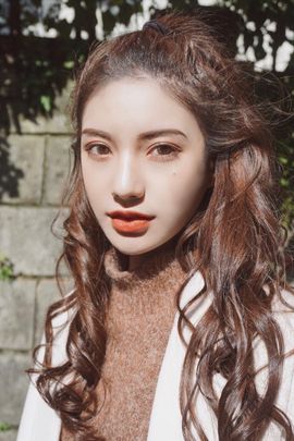 loewezo主播照片