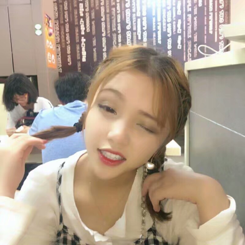 小魔女ww主播照片