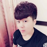 ‘爱逗乐的大男孩.