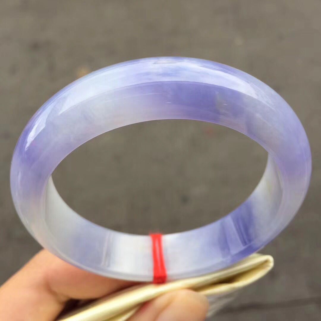 缅腾翡翠的主播照片