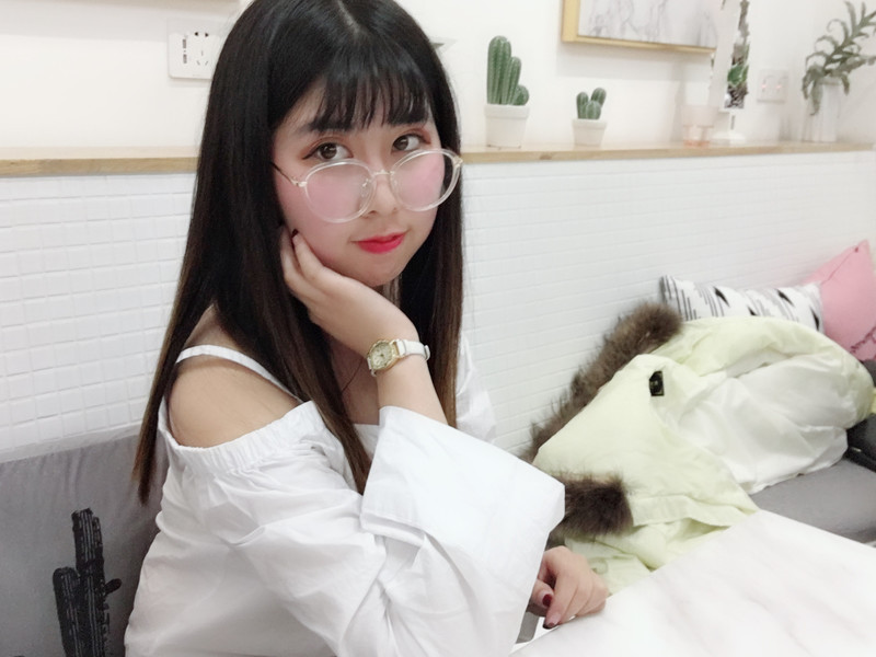 是你的婷婷吖的主播海报