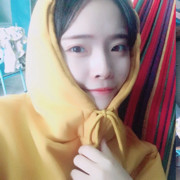 小娴巴扎嘿头像