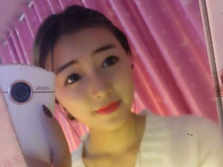 a.顺杰木业的主播照片
