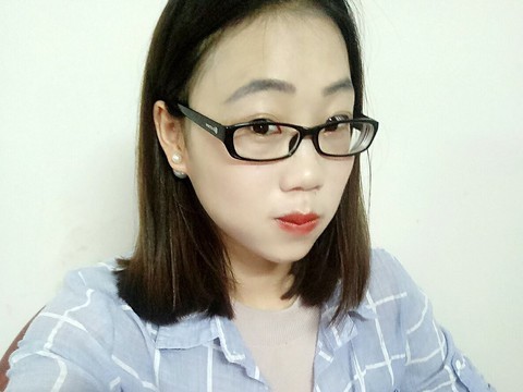 👑艾妮娜海报