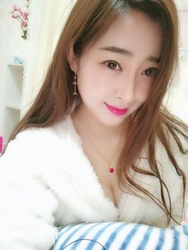 莹儿～休一天主播照片