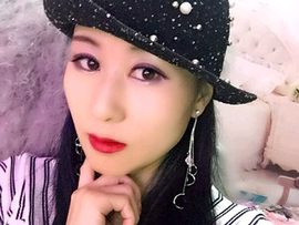 杀娃妮卡主播照片