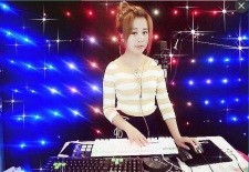 首长囍可爱黄福袋大安的主播照片