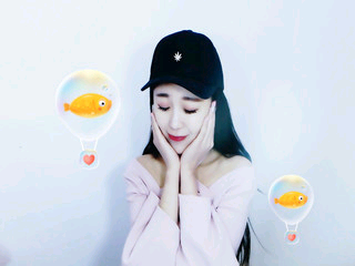R忠忠主播照片