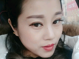小神龙潇潇主播照片