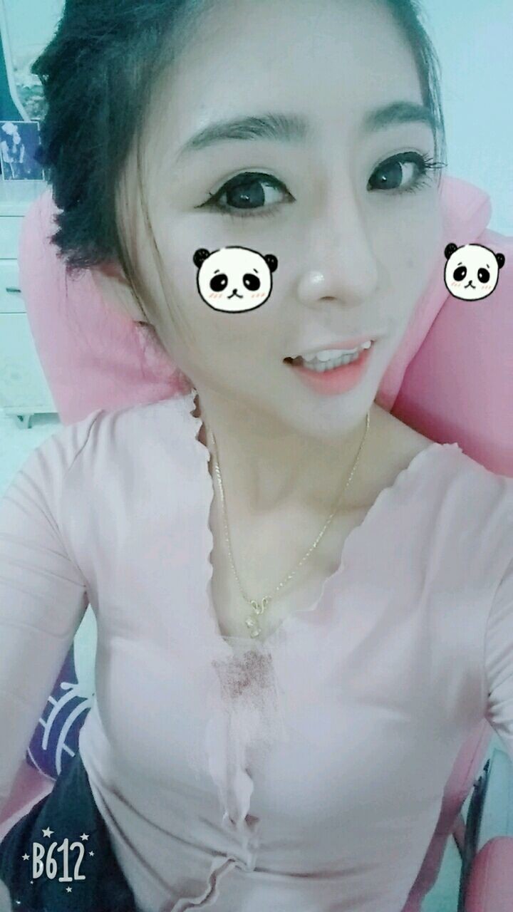 景景是个笨丫头的主播照片