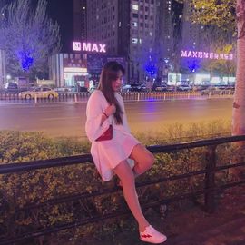 跑调嘉💟主播照片