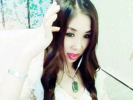 小妞到我怀里来主播照片