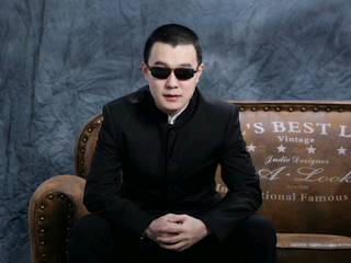 ??白馬王子的主播照片