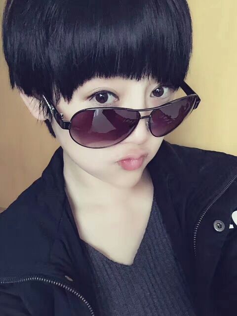 龍€小乖的主播照片