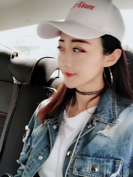 谢小娜、主播照片