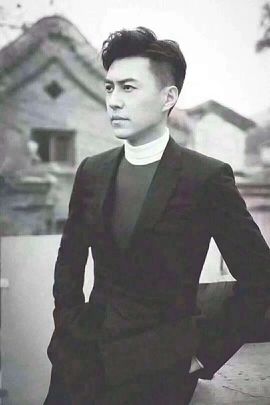 葡萄不酸草莓不甜主播照片