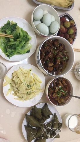 @梓原主播照片