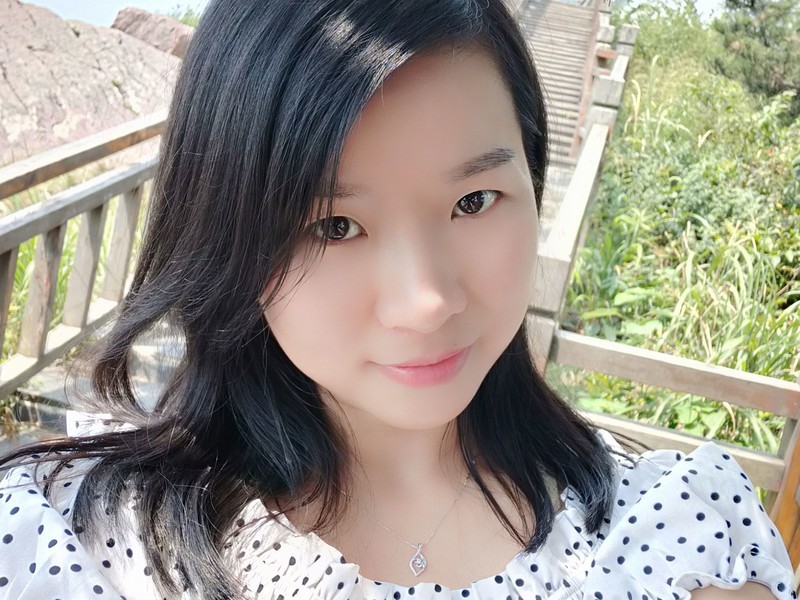 《笑笑》新人求升级的主播海报