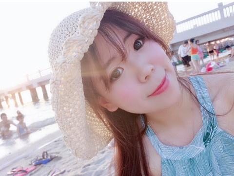 爱💕聊天🎤的雯儿海报