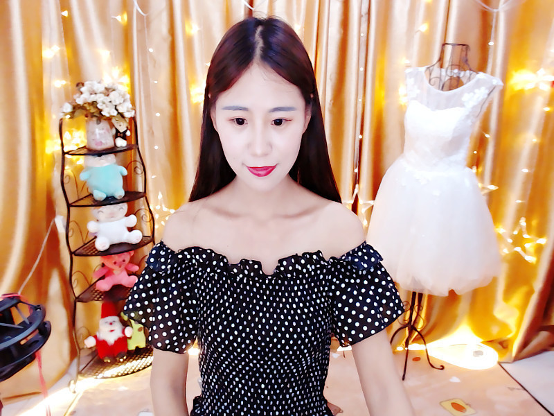 “鱼小鱼”的主播海报