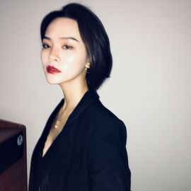 酸奶xi主播照片