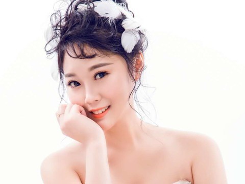 小ヶ佛女海报