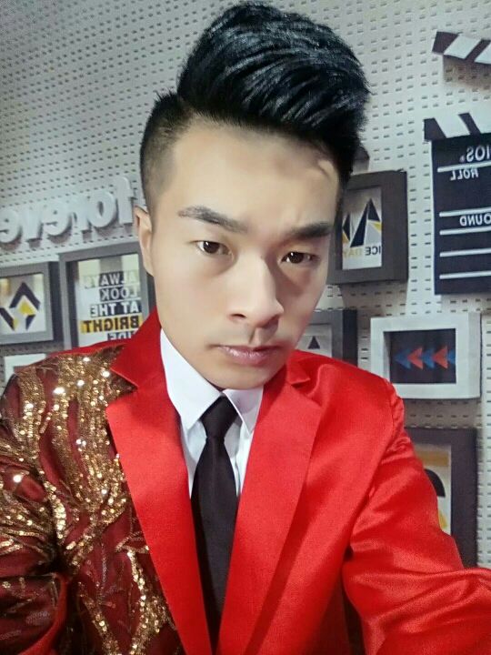 主持人培训导师李嘉艺的主播照片