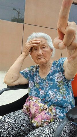 正方图文设计主播照片