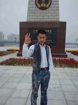 赵朝刚主播照片