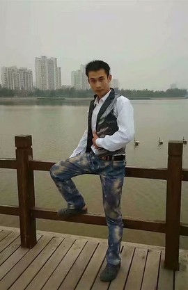 赵朝刚主播照片