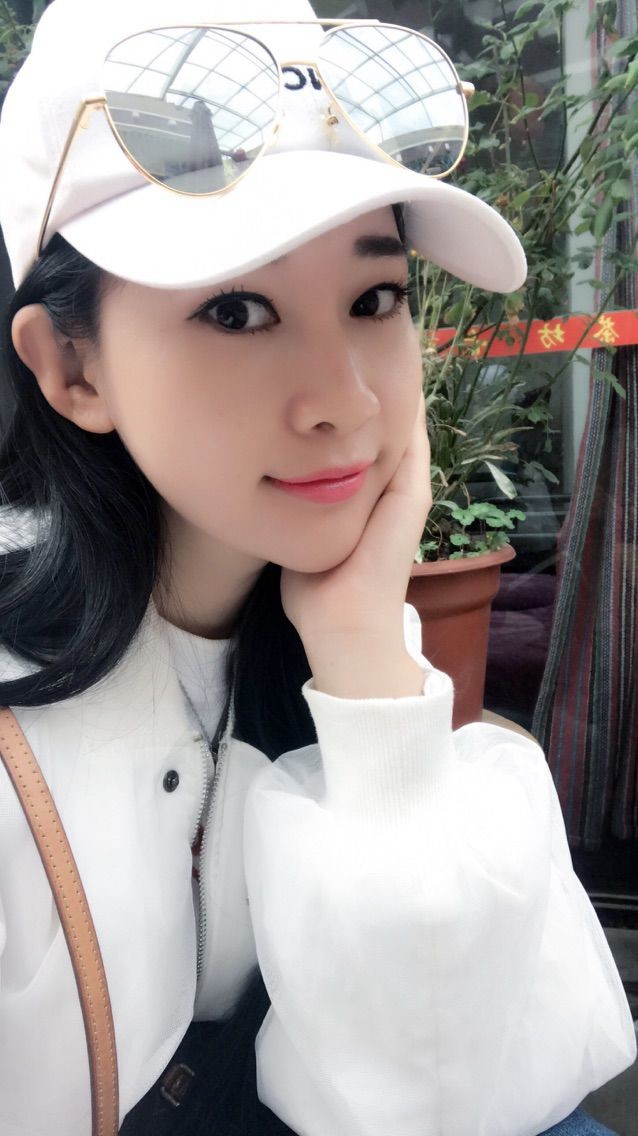 嵗玥蕪婧的主播照片