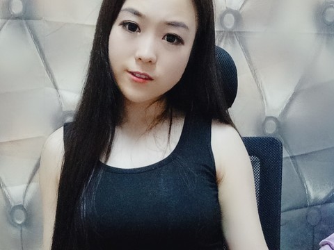 新人多多第一次海报