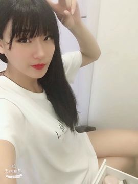 平平凡凡、主播照片