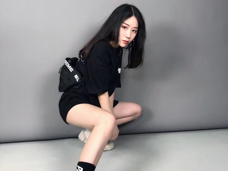 优一ue的主播海报