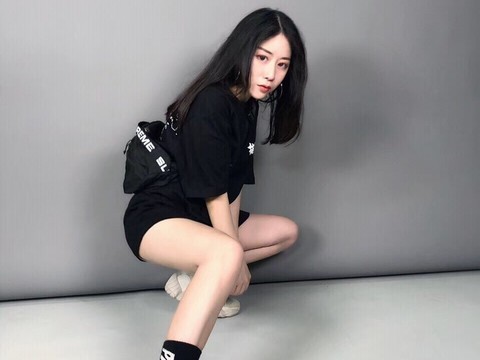 优一ue海报