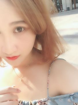 甜甜身残志坚主播照片