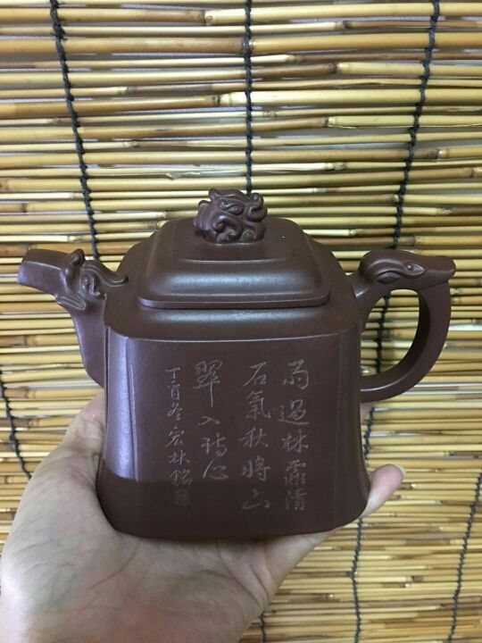 凤姐做紫砂壶自产自销的主播照片
