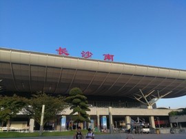 填饱肚子再谈理想主播照片
