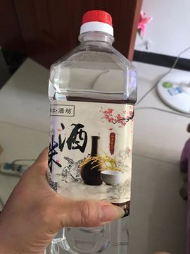 葡萄不酸草莓不甜主播照片