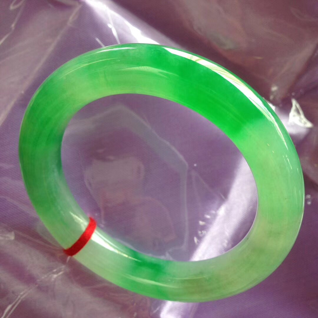 缅甸寻宝的主播照片