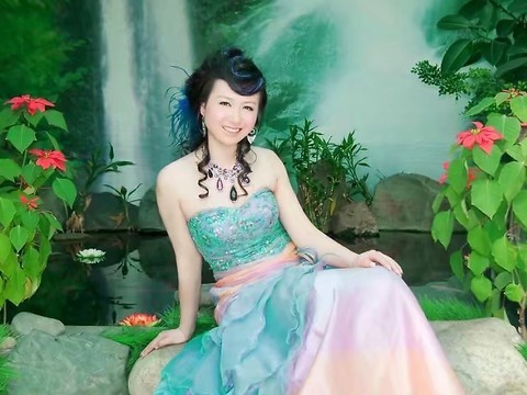 百合今天有事休息一天海报