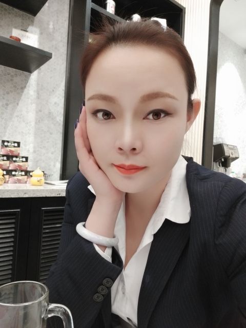 百变女魔头的主播照片