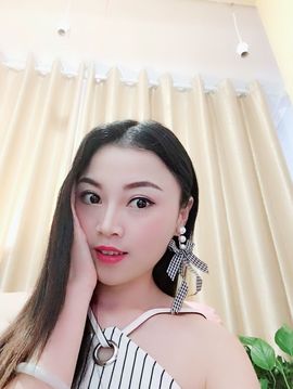 丫头随缘直播主播照片