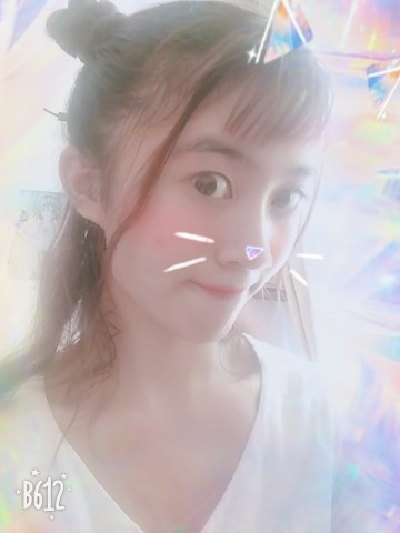 选择性疯狂症的小可爱的主播照片