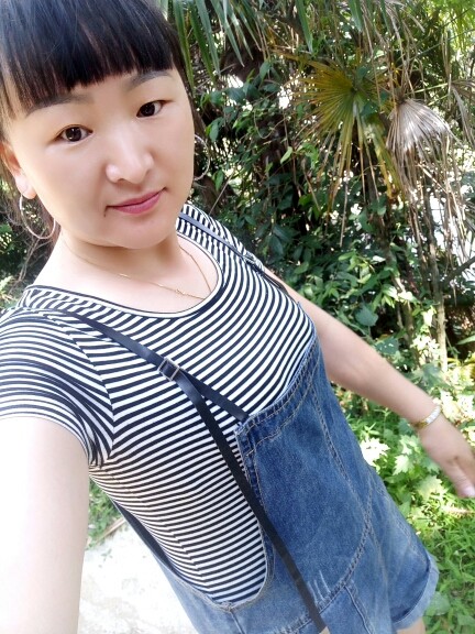 新人小杨的主播照片