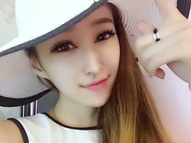 瑶十三主播照片