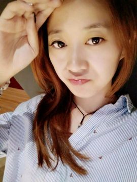 苗族月妹主播照片